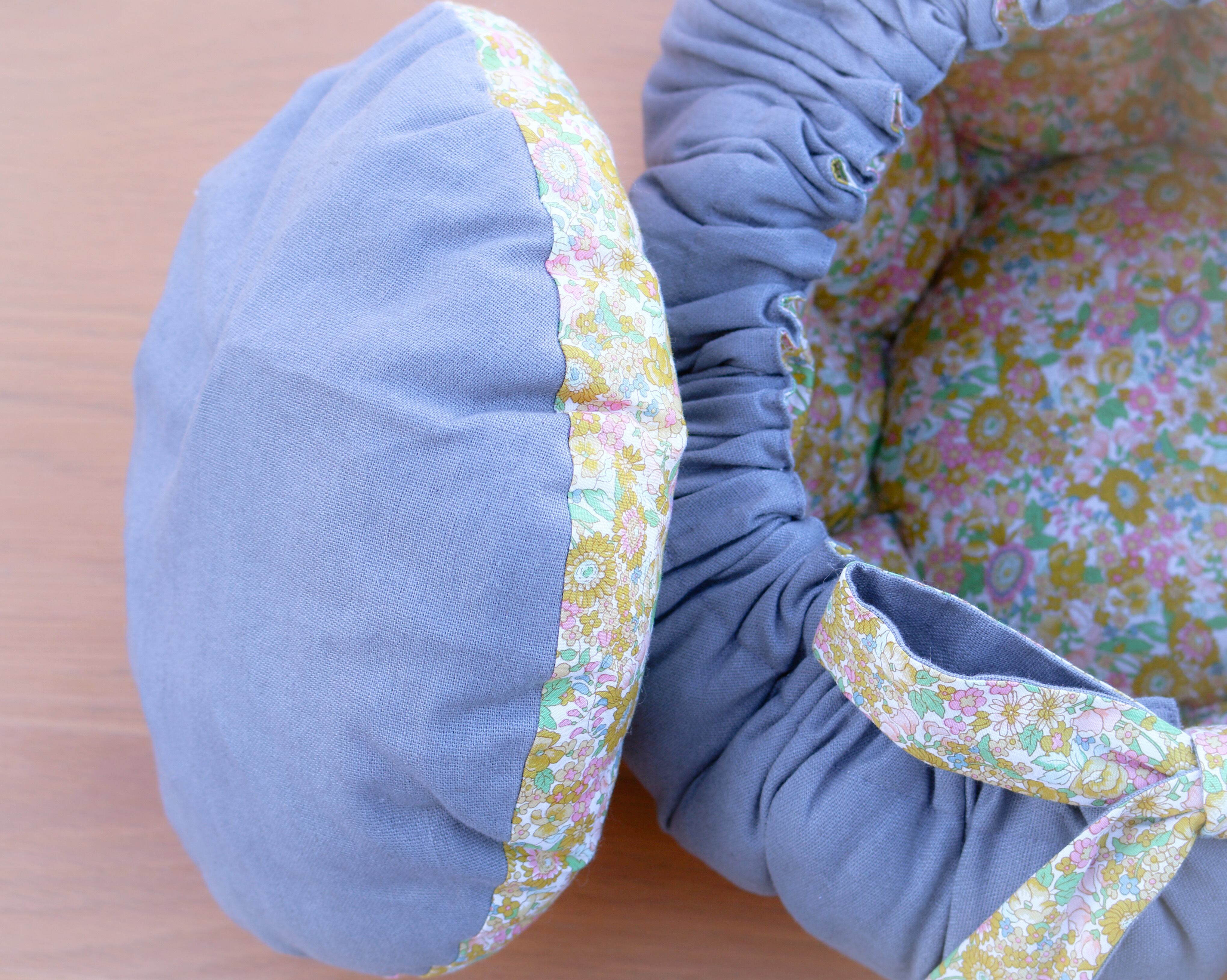 【重ね煮コゼー】ダークグレーフラワー グレー×フラワー ふた（大） | 重ね煮コゼー