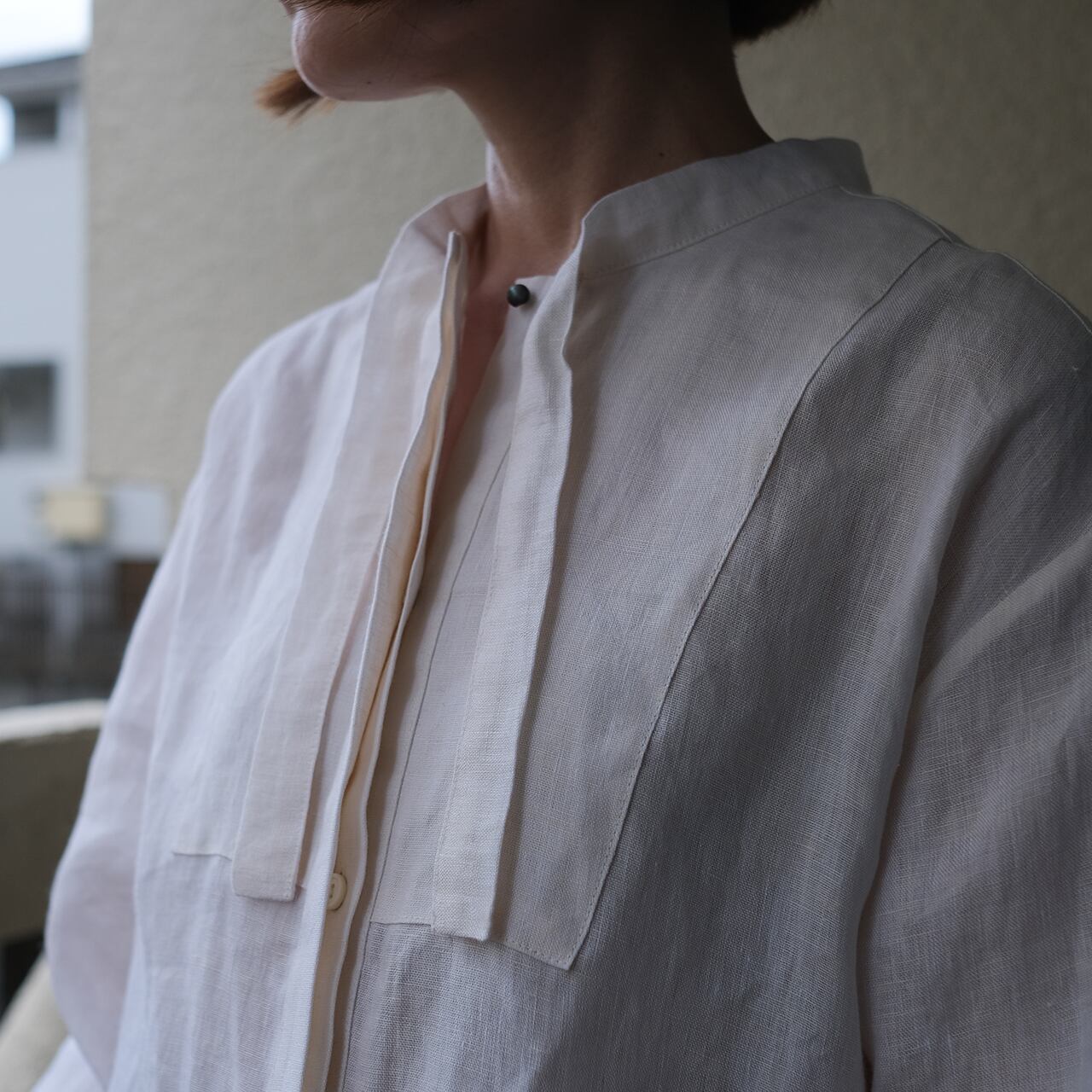 bow collar shirt／light weight linen〈antique white〉 | SALUÉ