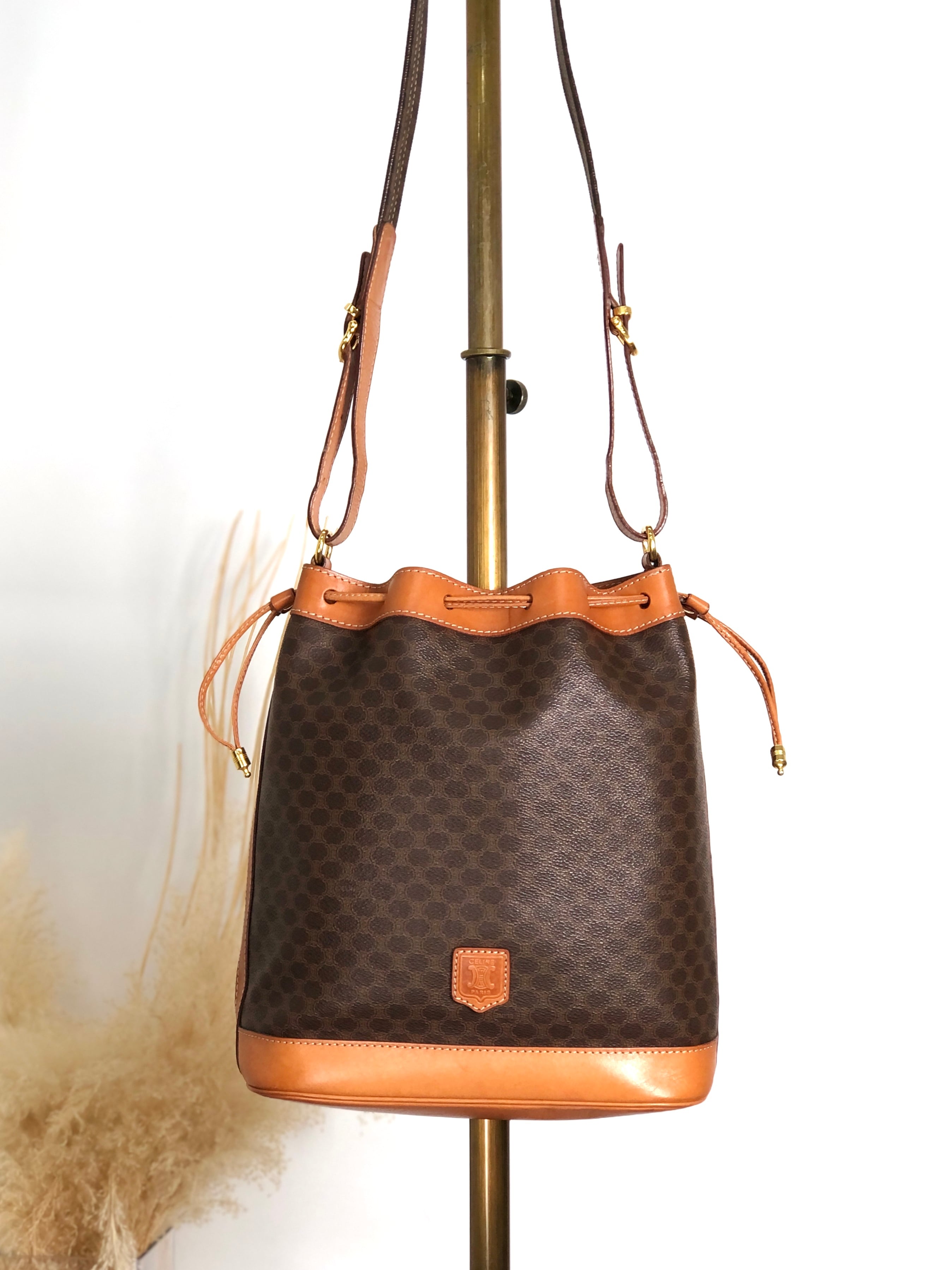 CELINE マカダム ショルダーバッグ セリーヌ 巾着バッグ ヴィンテージ CELINE セリーヌ マカダム ショルダーバッグ ブラウン ブラゾン型押し