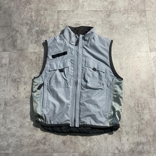 00s- Nike ACG PRIMALOFT 中綿 キルティング裏地 メッシュ切り替え ワンポイント刺繍 無地 バングラディシュ製 S vest