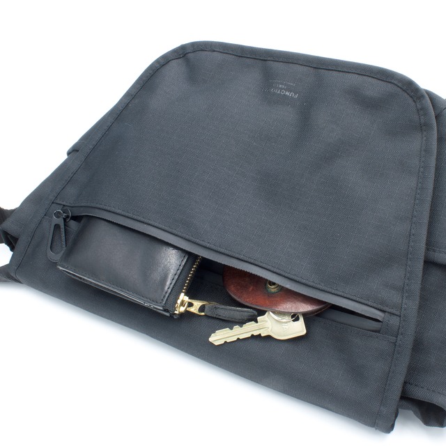 "EWING" 　UTILITY MESSENGER BAG　MAT RIPSTOP MODEL