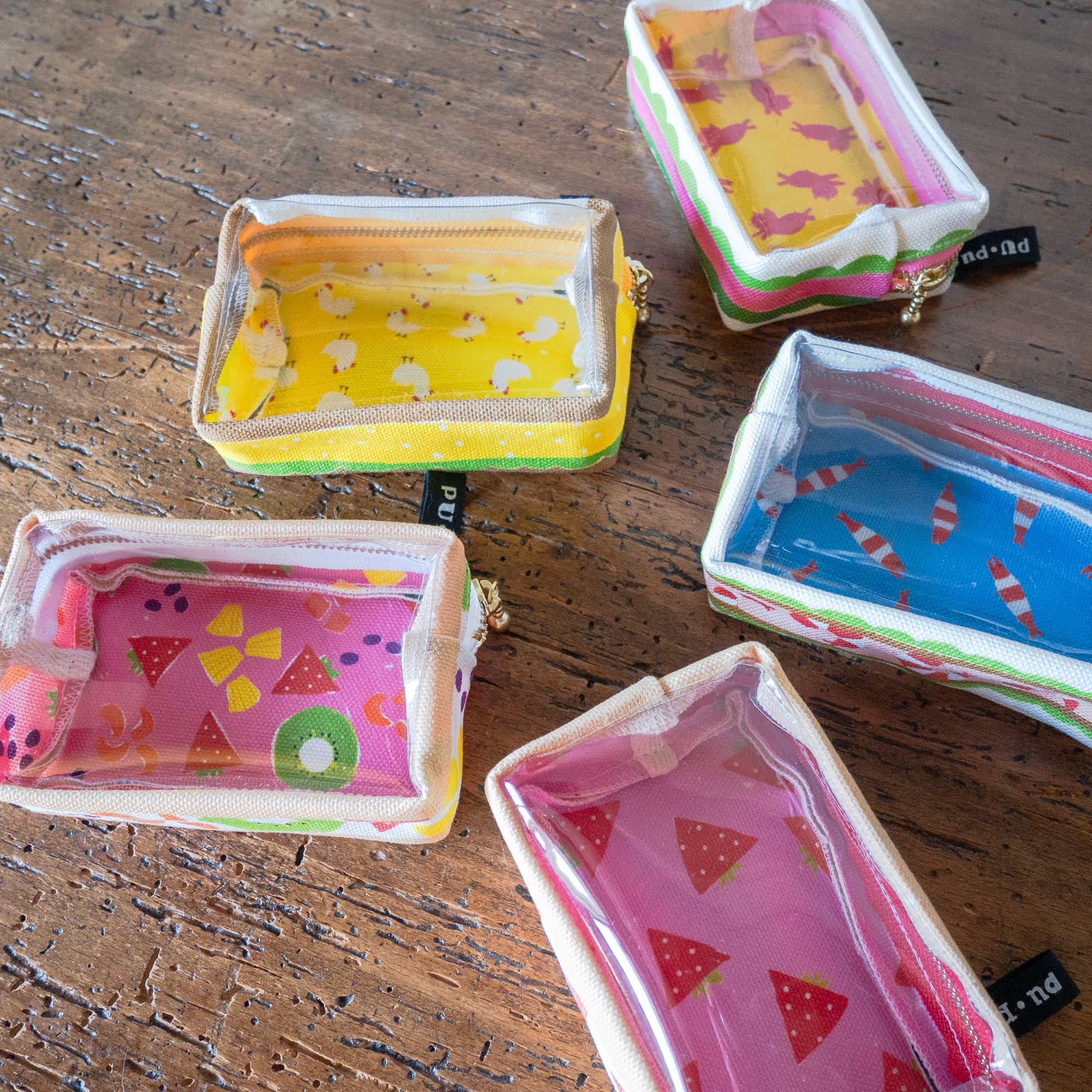 四角サンドのクリアポーチ