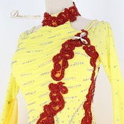 社交ダンス 衣装 スタンダードドレス ワンピース ドレス 黄色 フリル レース デモ 競技 ダンス パーティ 発表会 フロート 豪華 華やか 赤 ワインレッド イエロー系 レッド系 鮮やか フロート付き エレガント 舞台衣装 ダンス発表会 コンペティション