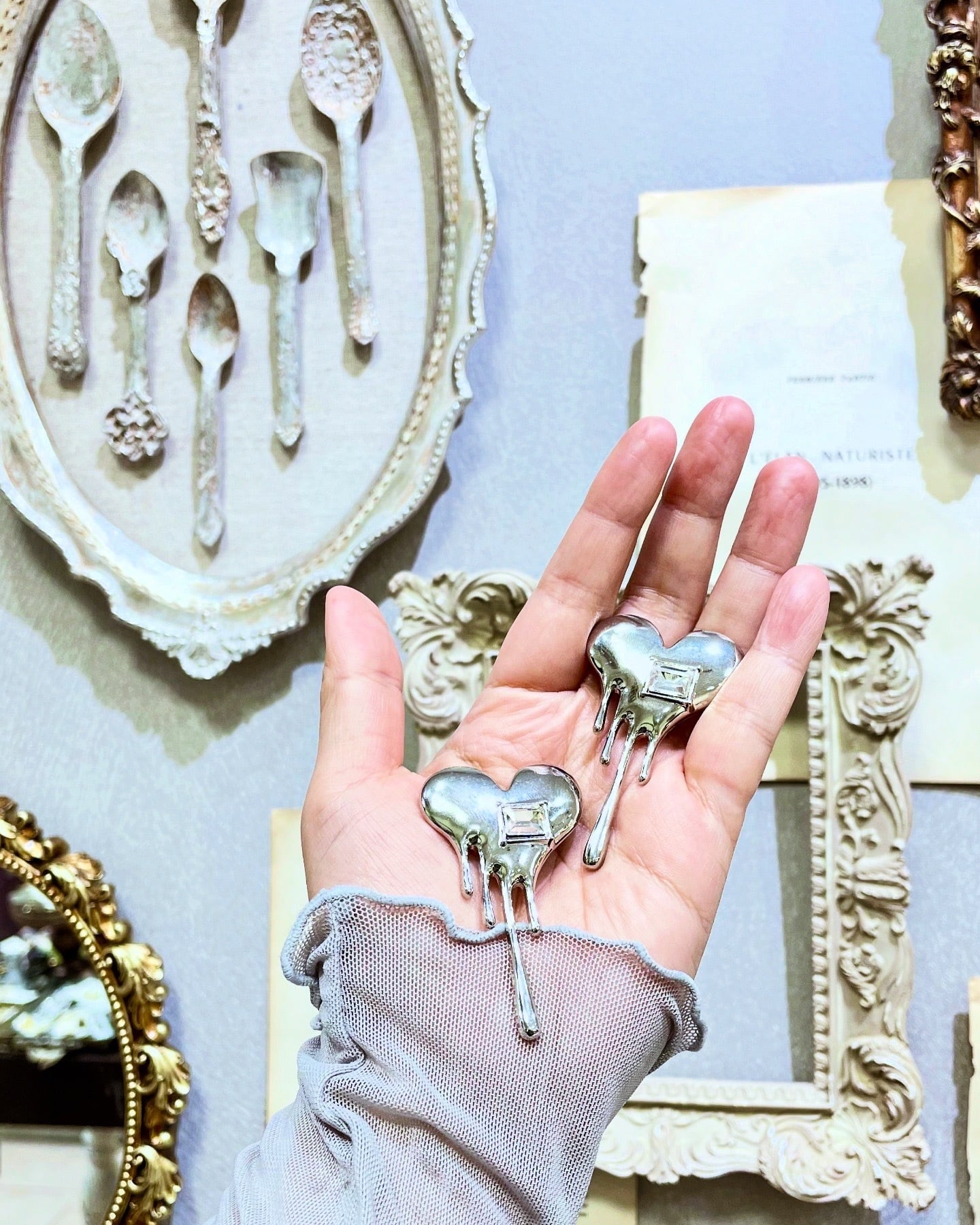 ハートブローチ Mrs.GREEN APPLE藤澤涼架様着用 | Atelier Lapipomme