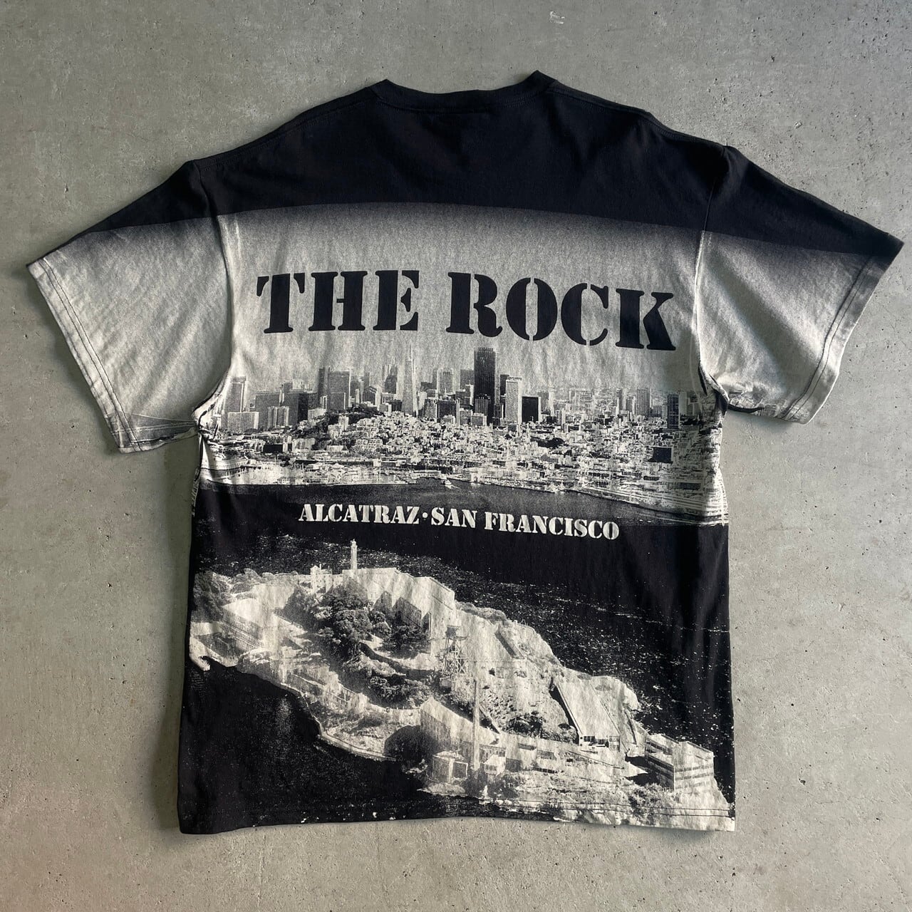 希少 アルカトラズ ヴィンテージ ペナント 囚人 フェルト 当時物 スーベニア THE ROCK ALCATRAZ アルカトラズ刑務所 オールオーバープリントTシャツ