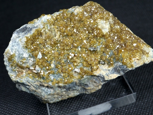 トパゾライト  ガーネット 灰鉄柘榴石 原石 221,4g AND013 鉱物 標本 原石 天然石