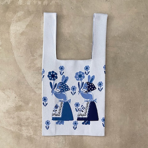 【Aiko Fukawa】布川愛子 KNIT MARCHE BAG  お花を掲げるうさぎたち ニットマルシェバッグ