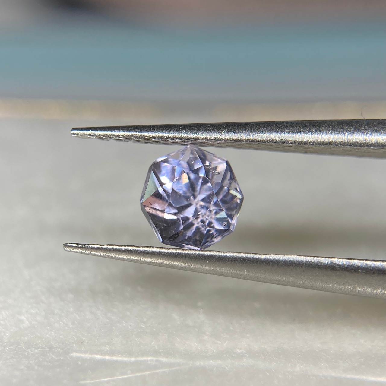 お花みたいなスピネル 訳あってお買い得  約4.8mm*3.7mmmm r-0397