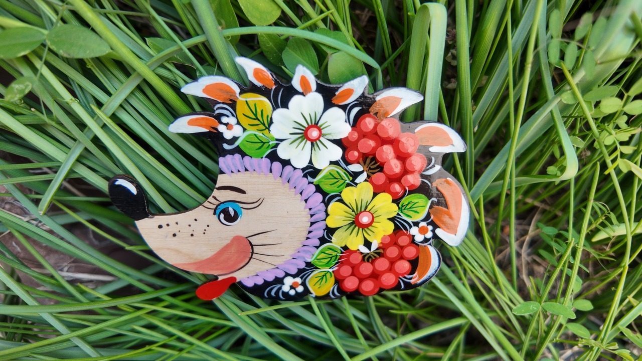 ウクライナ伝統絵画 ペトリキウカ塗り 木製ブローチ（ホメンコ作） - 1