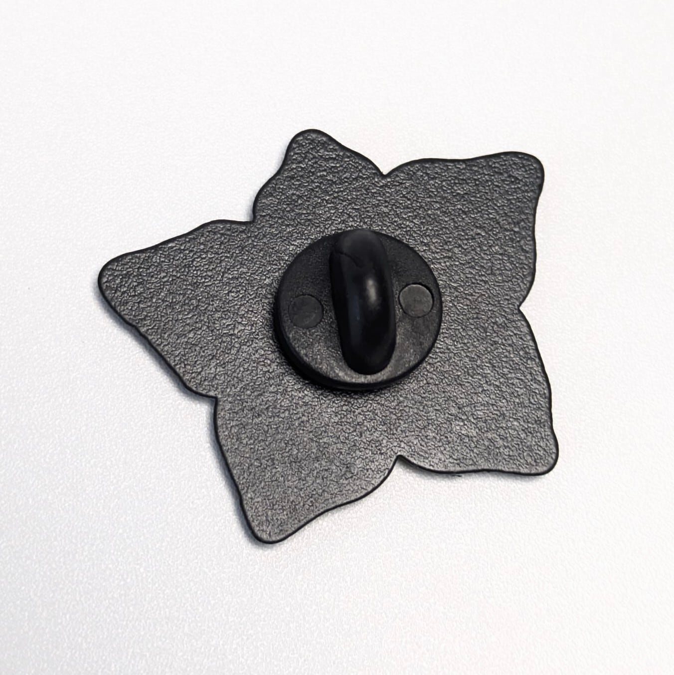 送料無料！ ★ピンズ PINS★ピンバッジ【 Stranger Things ( ストレンジャーシングス ) 】『 Demogorgon 』ピンズ / ピンバッジ  〚アメリカン雑貨 アメトイ〛