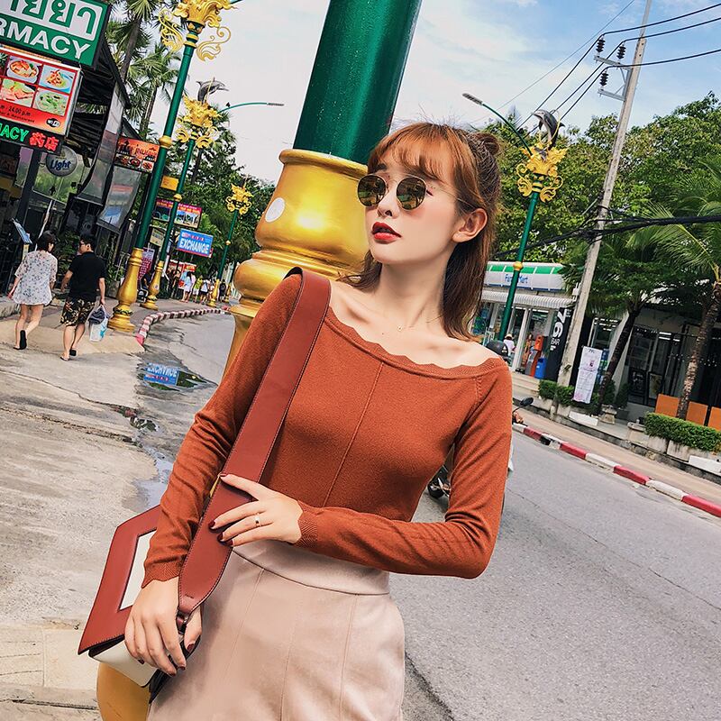 ボートネックニット