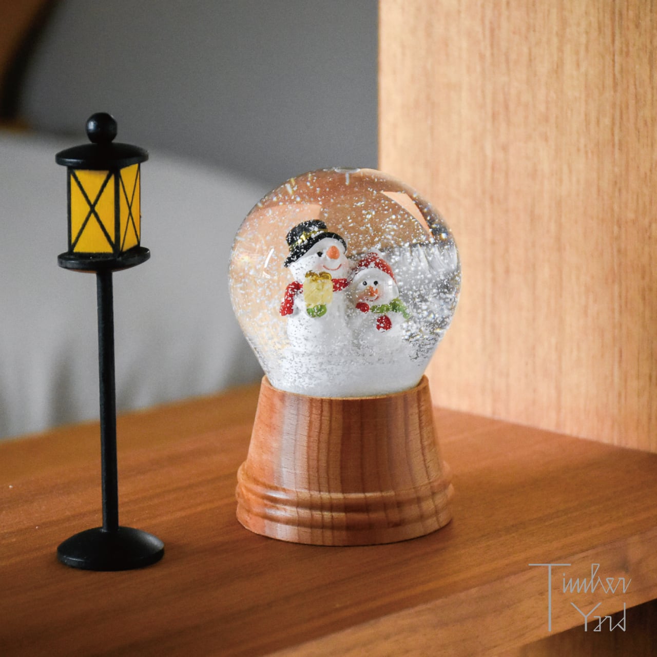 ONLINE限定】スノードーム / 雪だるまたち / 木製台座 / Φ8cm / PERZY