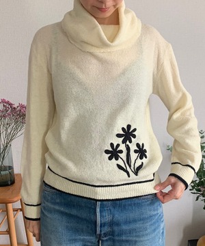 【送料無料】70's-80's Floral appliqué detail Cream knit  Made in France