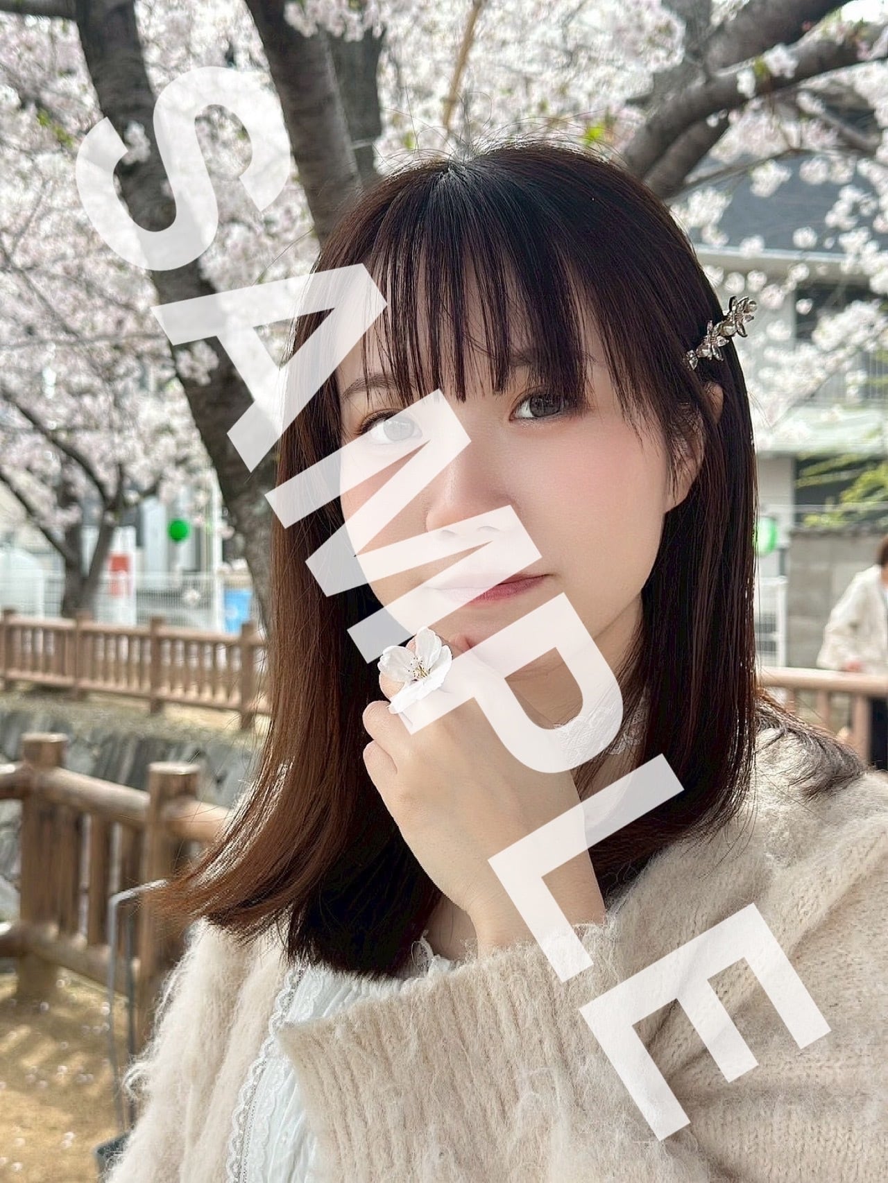 雪那】 〜人妻ゆきな1st写真集〜 | Pay ID