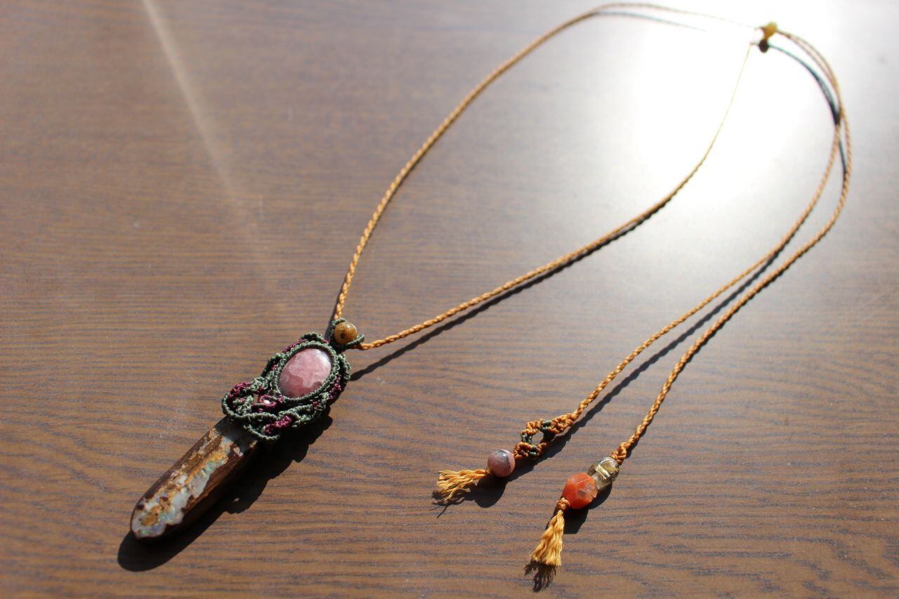 Boulder opal & Rhodochrosite micromacrame pendant