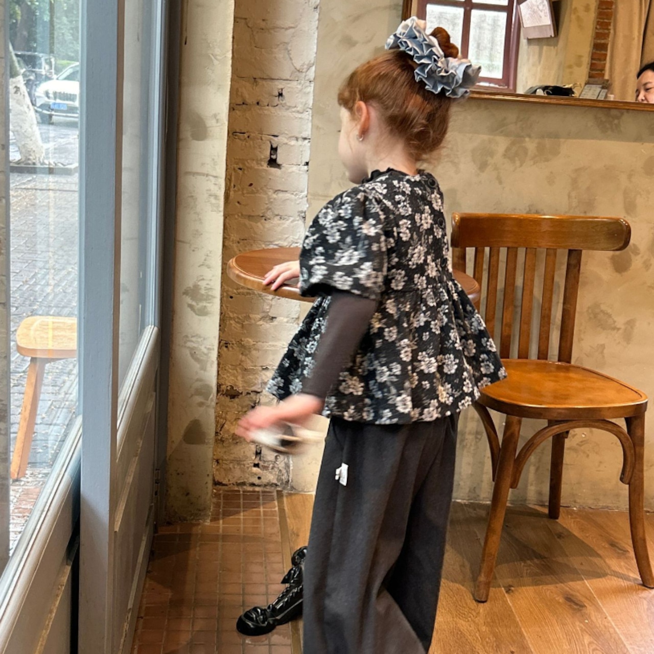 秋フレンチレトロ花柄ブラウス