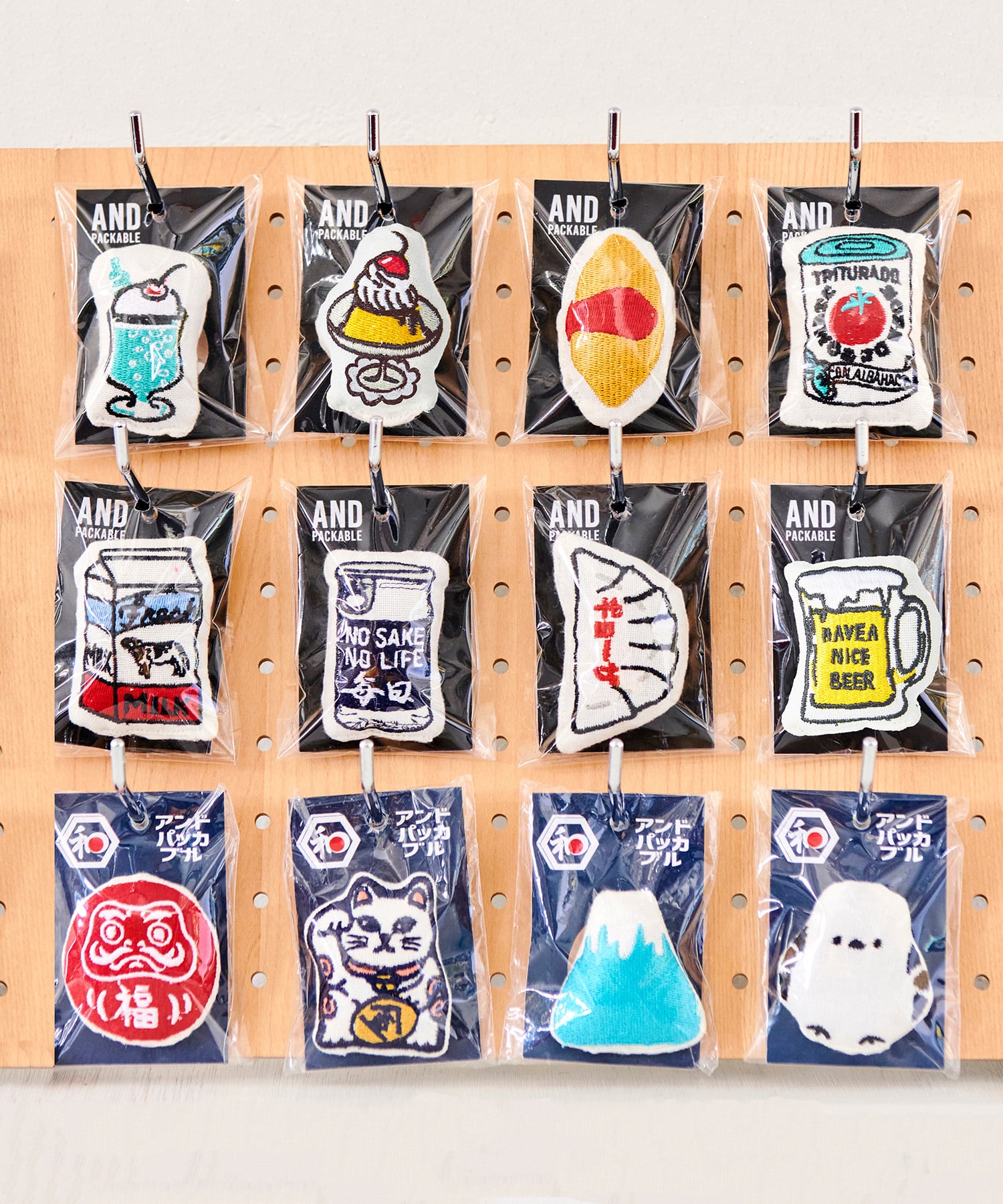 マグネット ネコ クロネコ (4573619383575) | AND PACKABLE