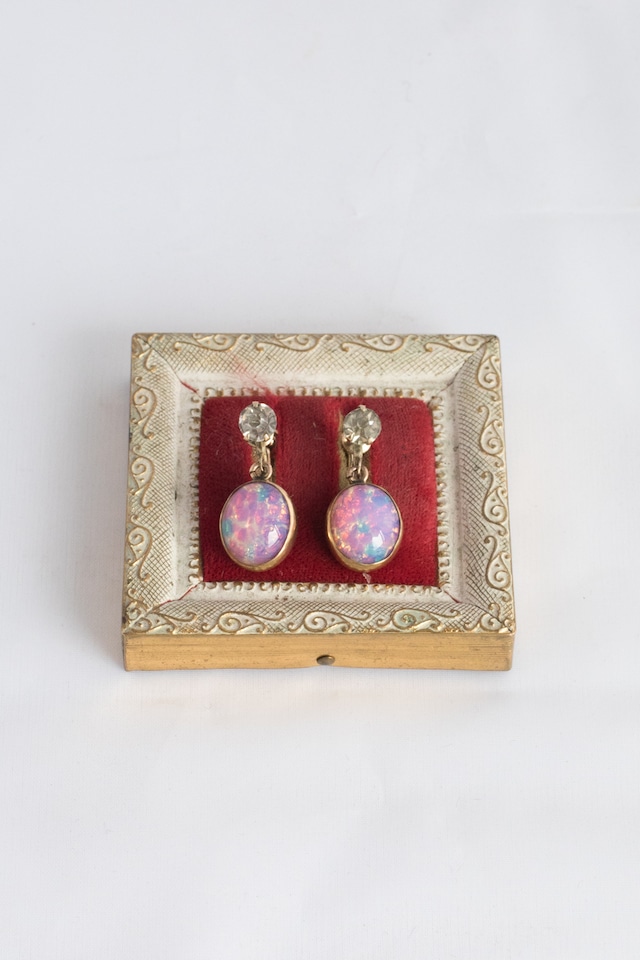 【Run Rabbit Run Vintage】Opal glass gold filled earring