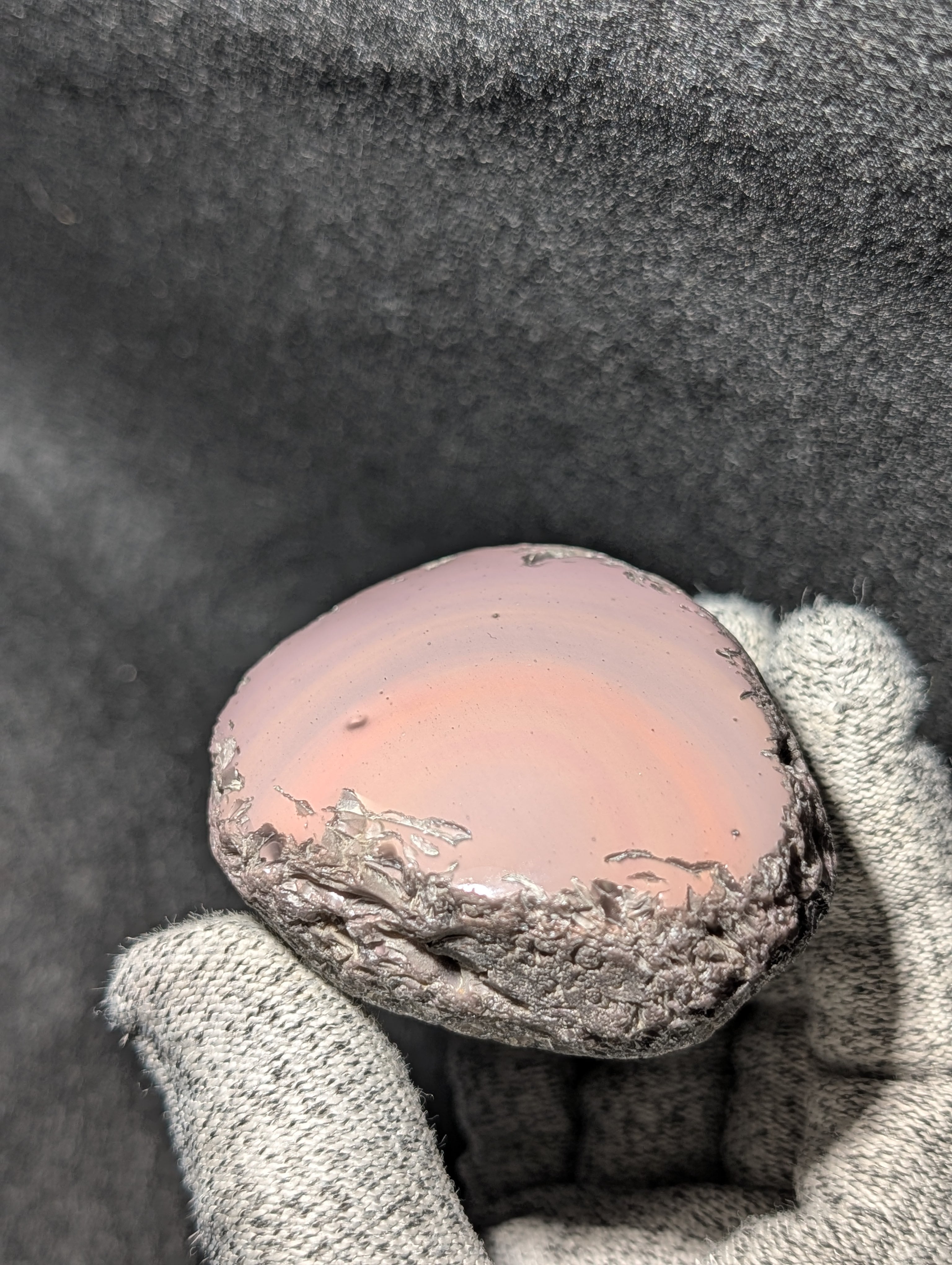 ピンクに煌めく黒曜石 | 玲瓏石工房 - Reiro Stone Studio
