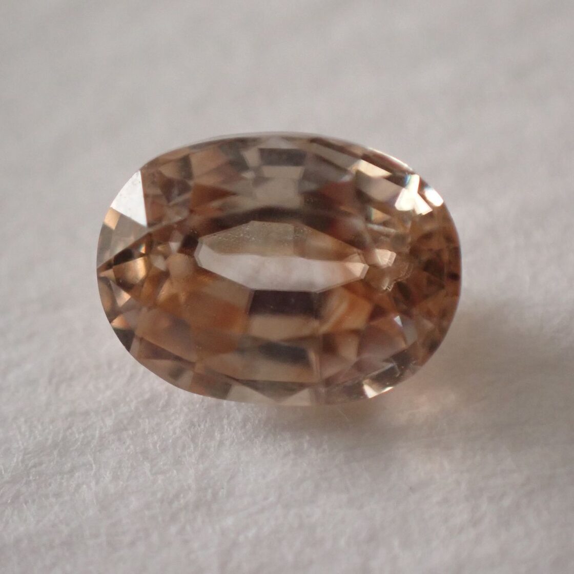スリランカ産イエロージルコン オーバルカットルース 1.25ct 6.6mm x 