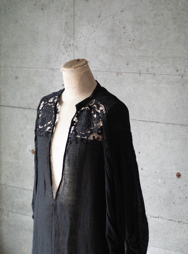 "LUXXM" used Linen V-slit neck pullover