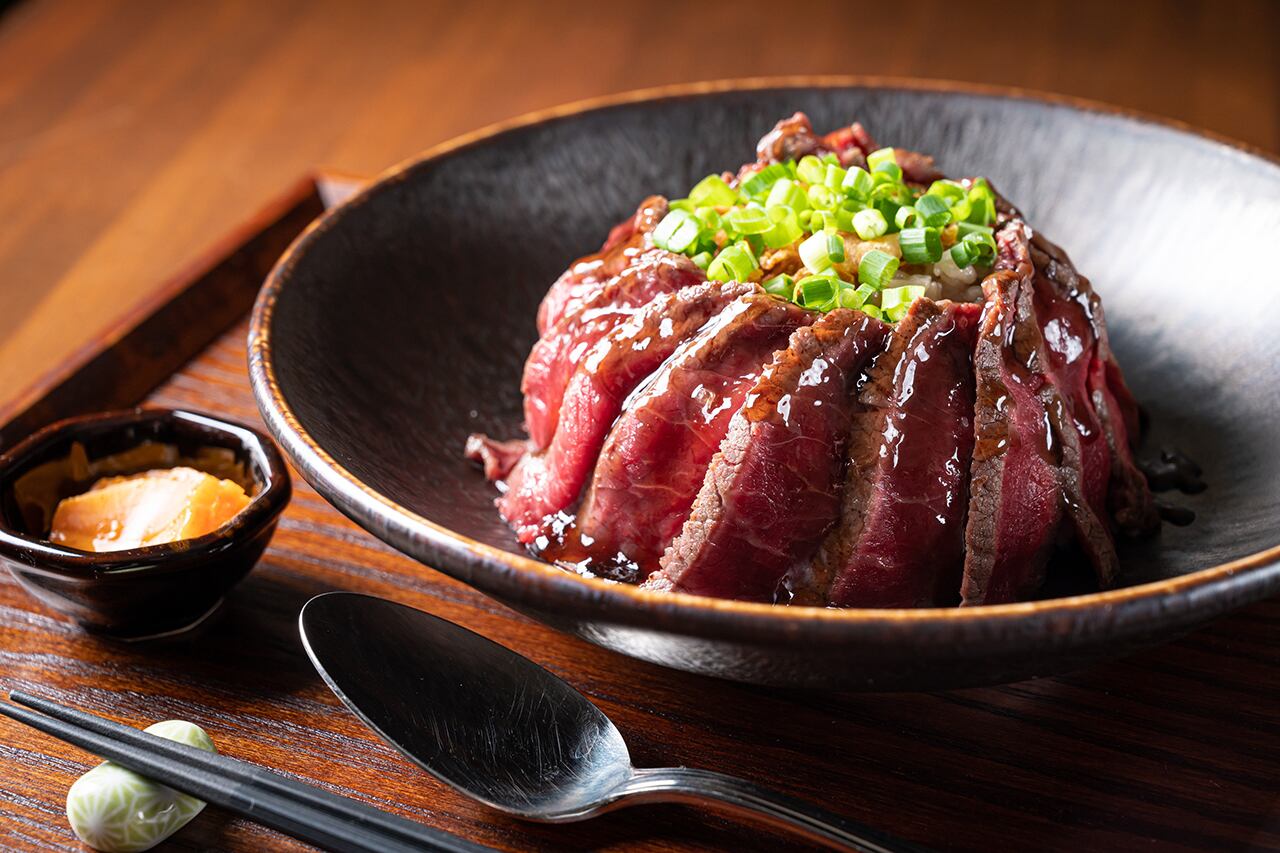 くに美のステーキ丼 くに美 札幌 北海道ステーキ丼の店