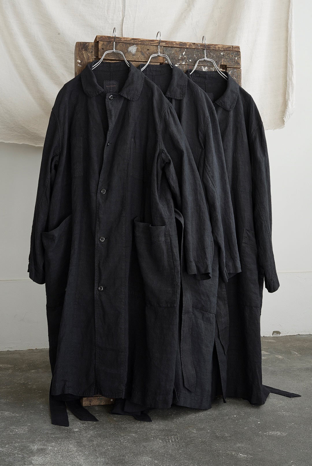 CHEZ VIDALENC - COAT TRENCH - ANTIC LINEN (BLACK) | Brownie
