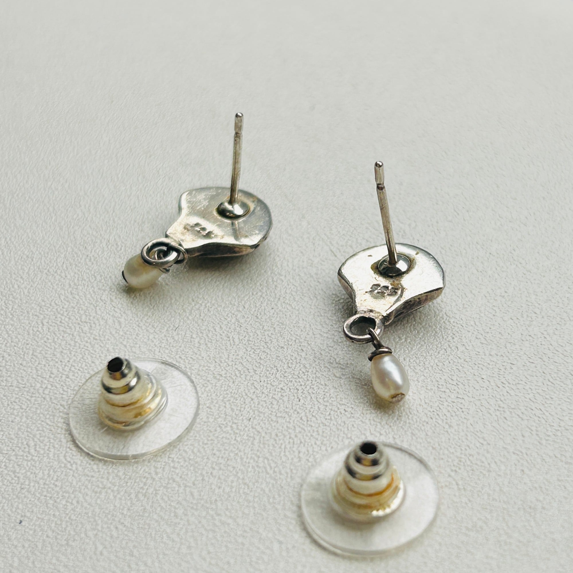 シルバー925 シェル＆パールミニピアス | Milo Antiques & Vintage