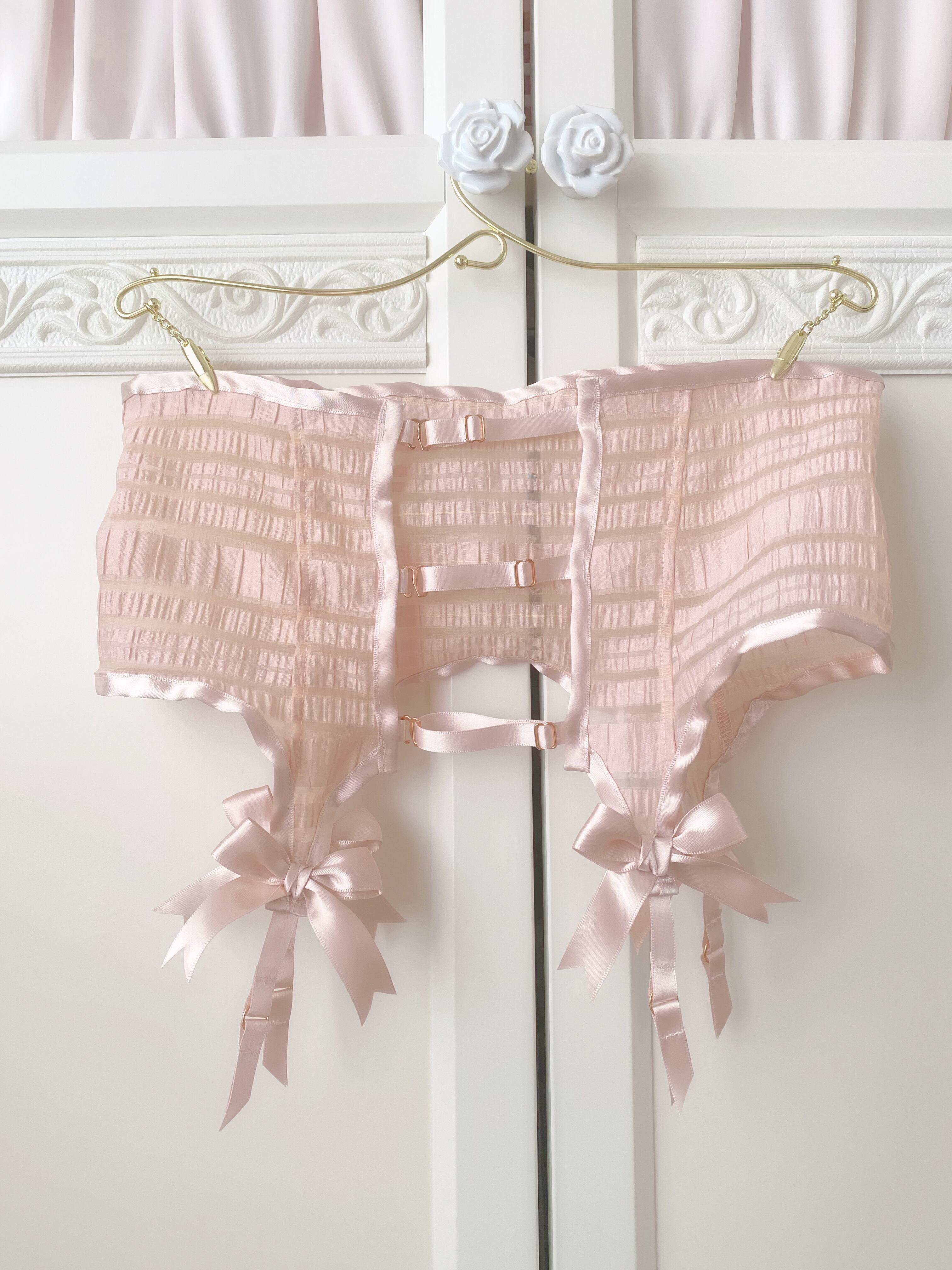 vintage ruban garter belt