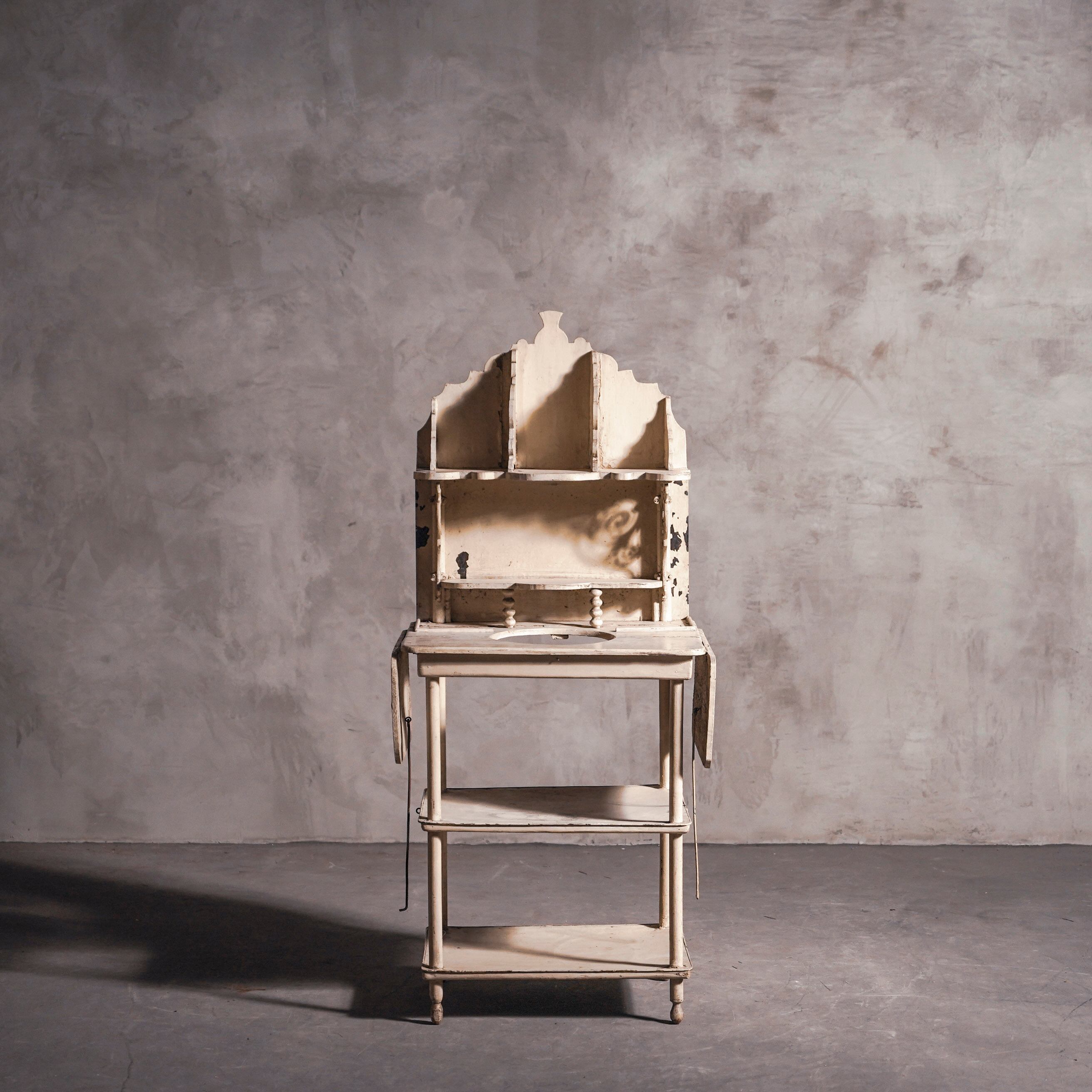 シェルフ/アンティークシェルフ/花台/フレンチアンティーク/ペイント家具/店舗什器/空間装飾