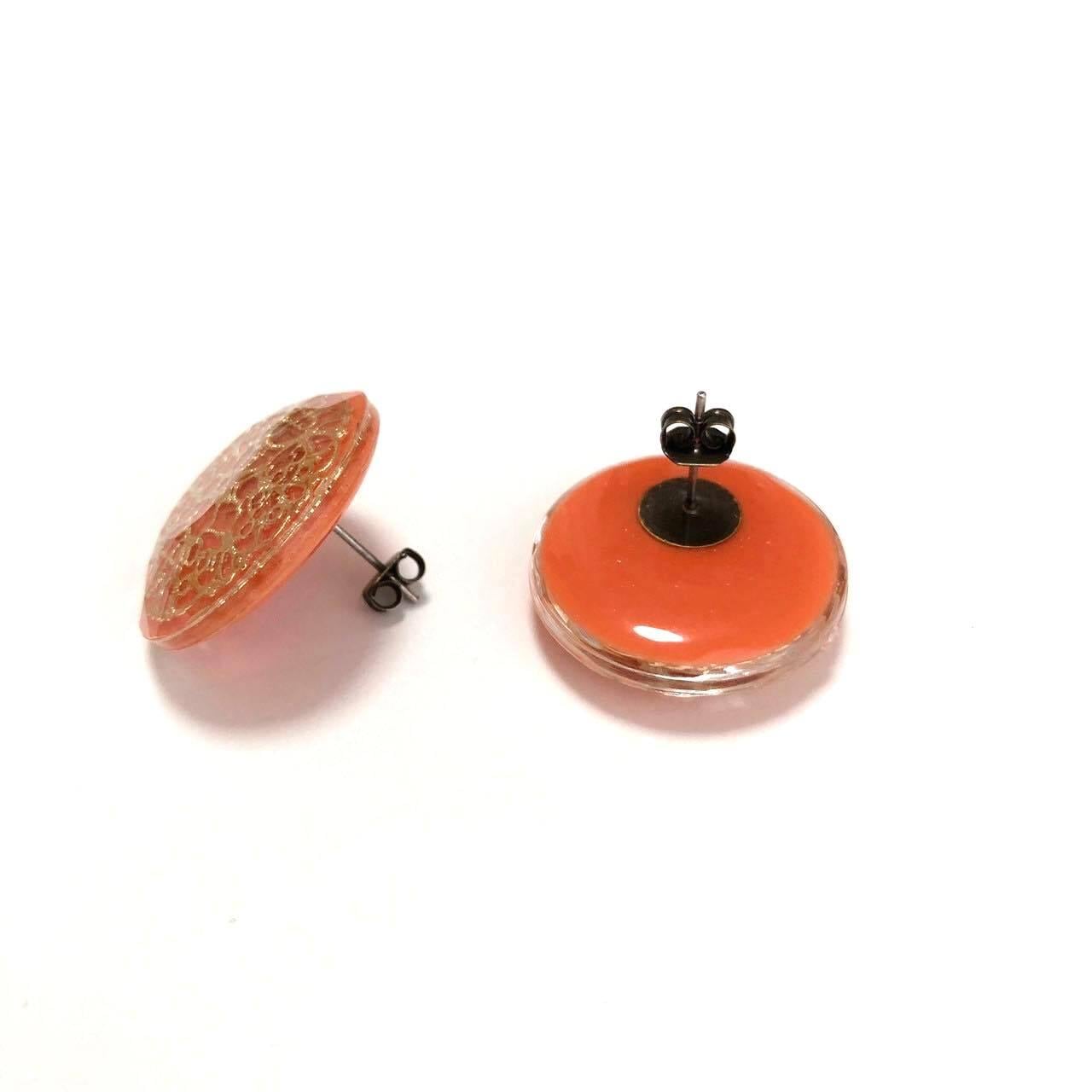 透かしパーツ入りカボションの〈ピアス/イヤリング〉 | Dua