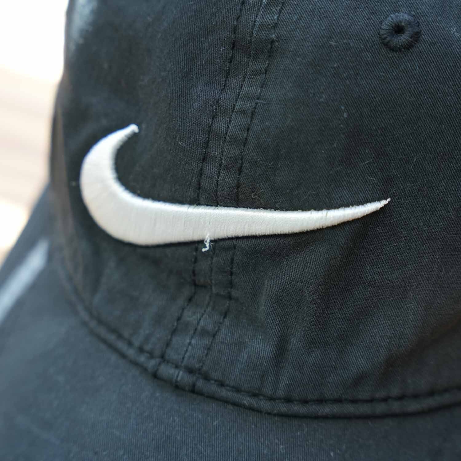 90s NIKE ナイキ 刺繍キャップ ブラック×ホワイト 頭回り小さめ 帽子