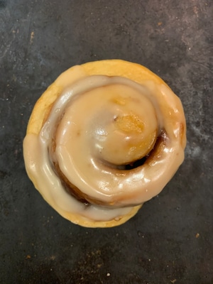 シナモンロール　(cinnamon roll)