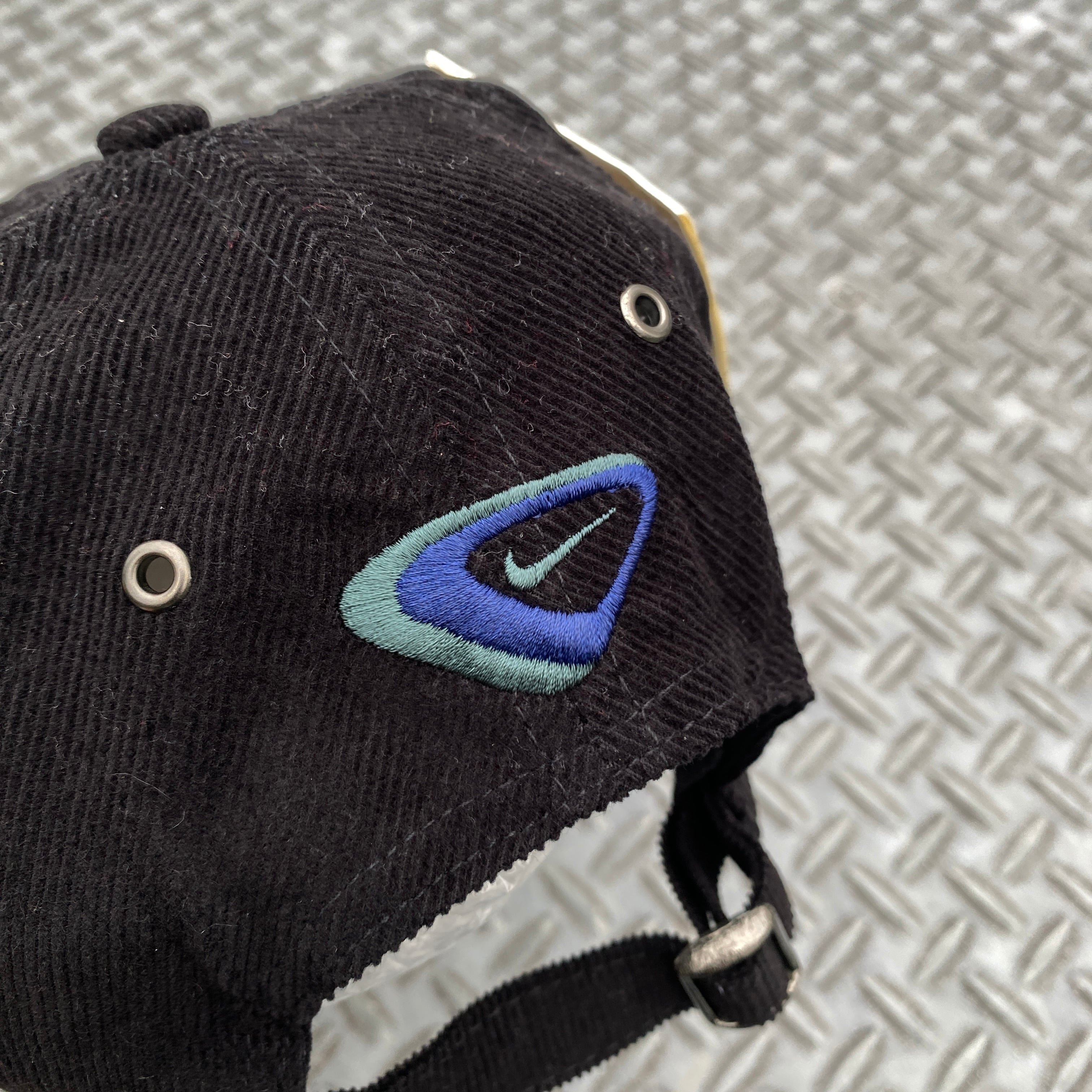 90s NIKE Deadstock Black Corduroy Cap / Delta Embroidery
