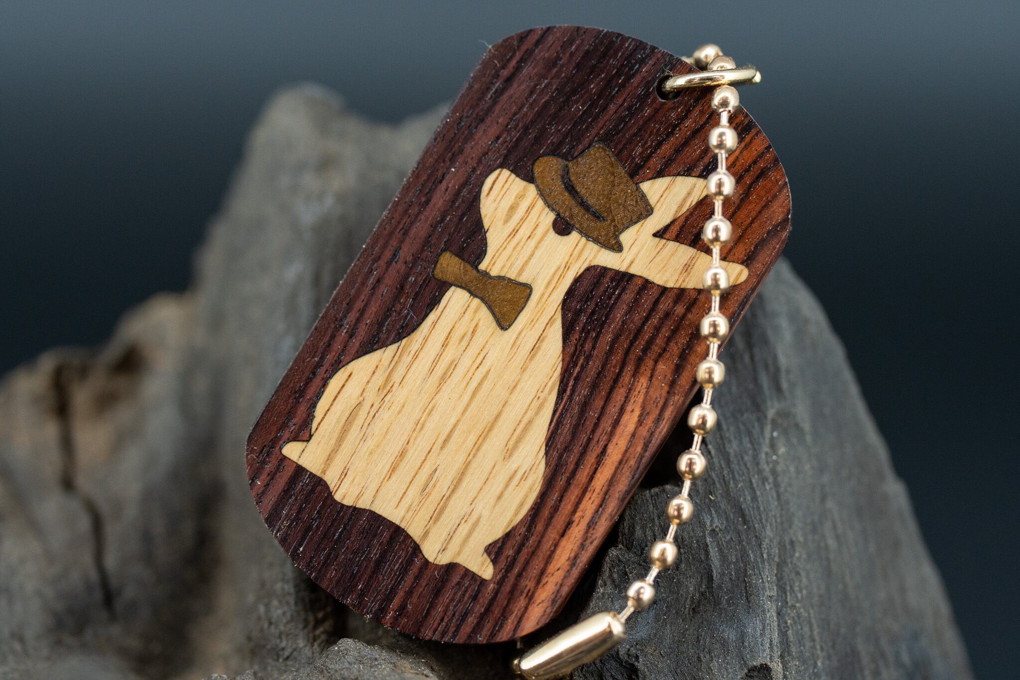 【王室御用達 】キングウッド ドッグタグ 象嵌 三月ウサギ