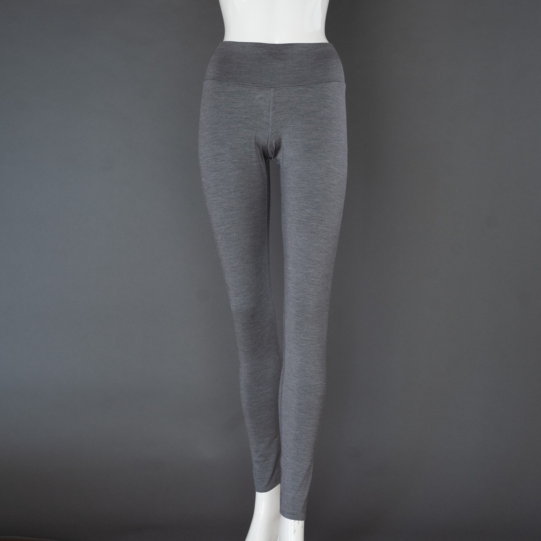 Nu Life in Silk シルクSweaterWhite blackset Nu Life in silk