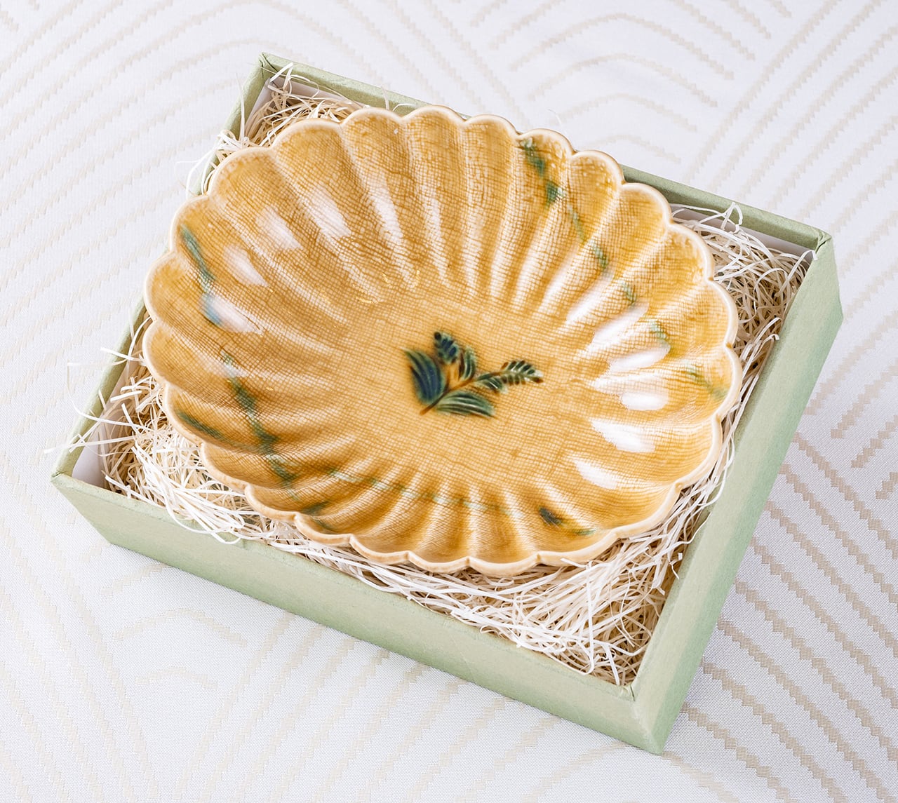 灶師 黄瀬戸菊割 盛鉢 【商品番号:010】 | 瀬戸蔵セラミックプラザ 灶師 黄瀬戸菊割 盛鉢 【商品番号:010】 | 瀬戸蔵セラミックプラザ