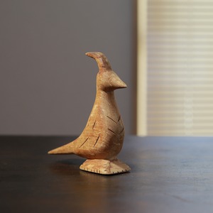 ちょこんと佇む鳥