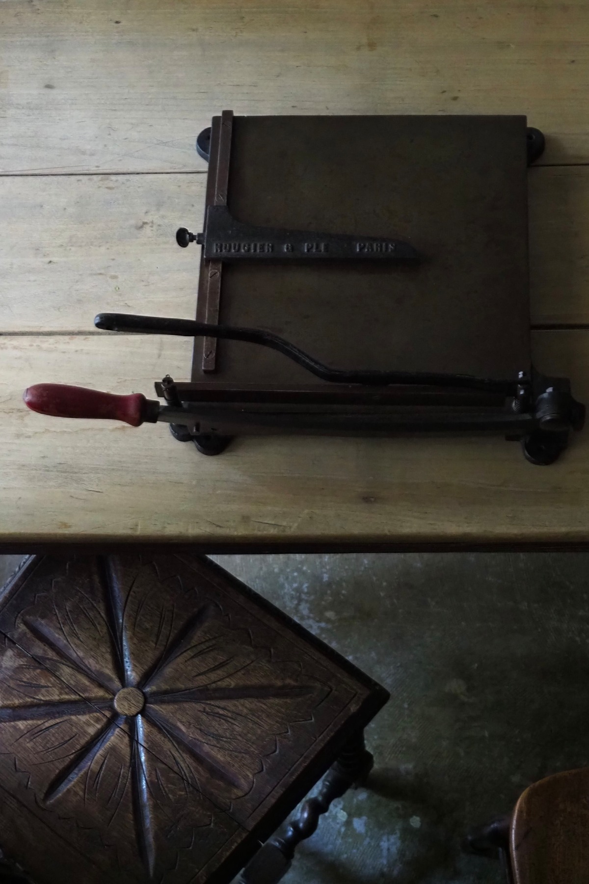 19世紀末.パリの紙裁断機/ペーパーカッター-antique paper cutter 