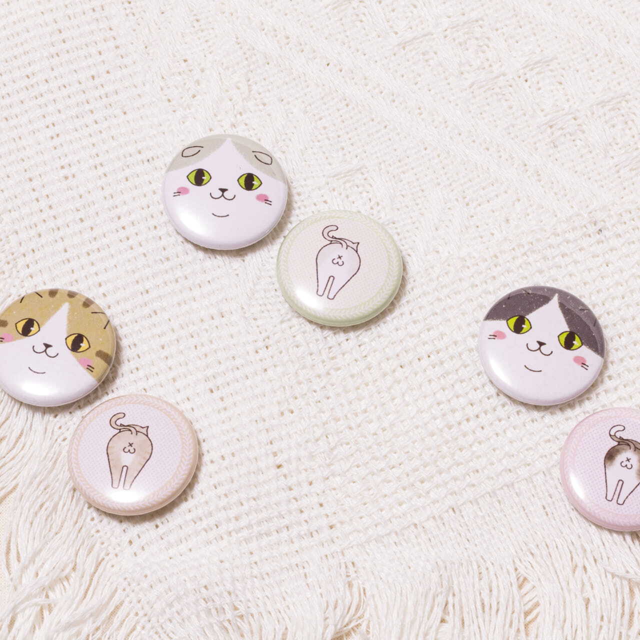 豆缶バッジ 25mm 小さめ / グッズ 缶バッジ ねこ 顔 アップ イラスト