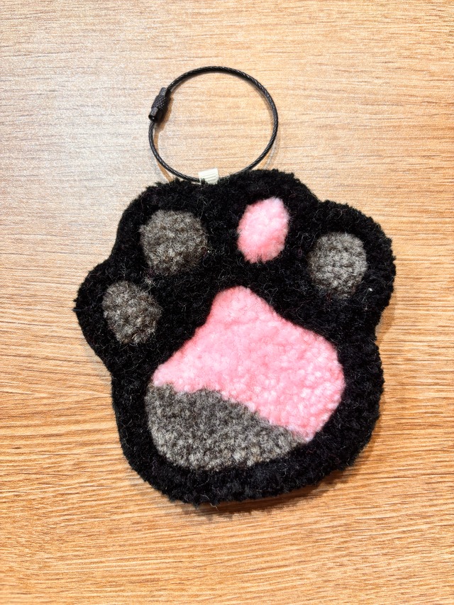 タフティング チャーム 肉球 ハンドメイド バッグチャーム キーホルダー 犬好き