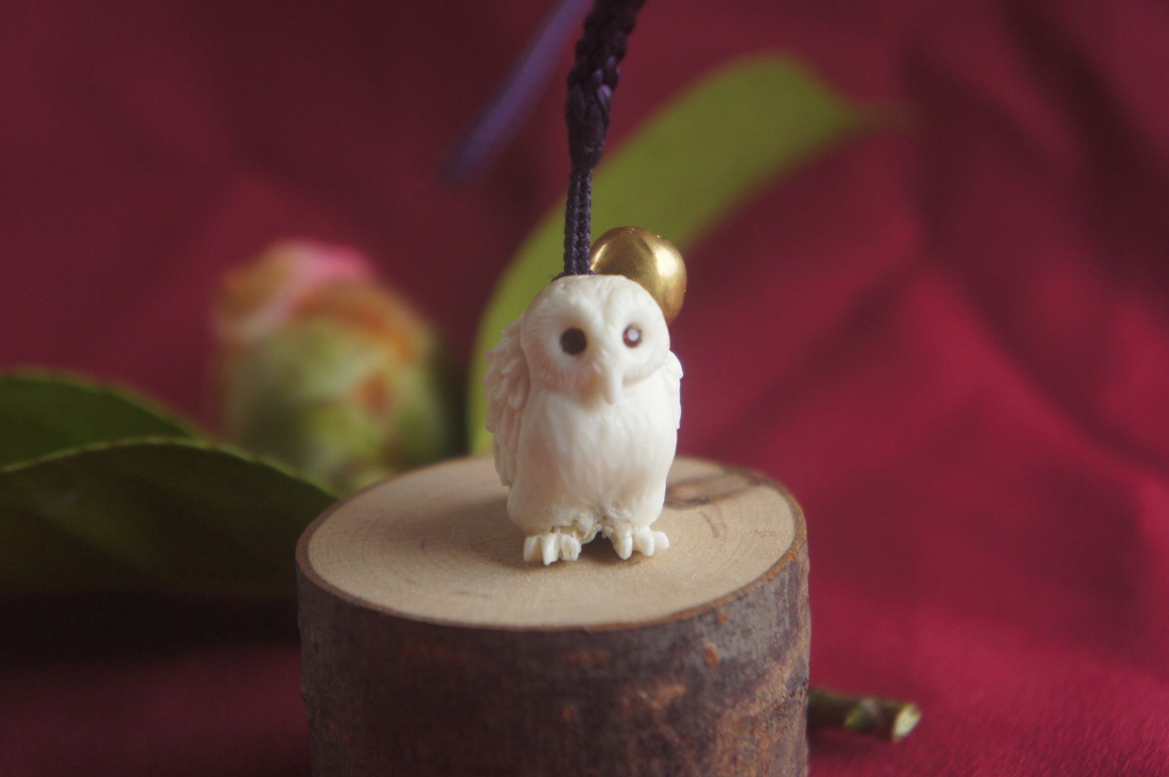 鹿角彫刻「ふくろう」根付 | deer bone  