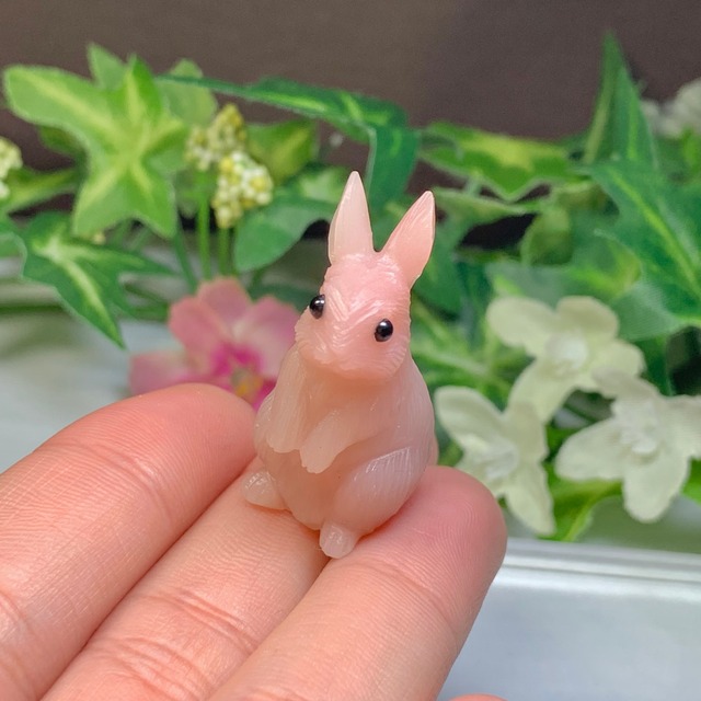 2.ピンクオパールうさぎ・インテリア