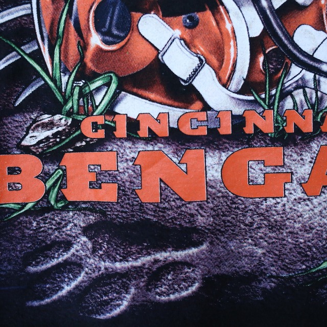"NFL" Cincinnati Bengals XXX over silhouette h/s tee