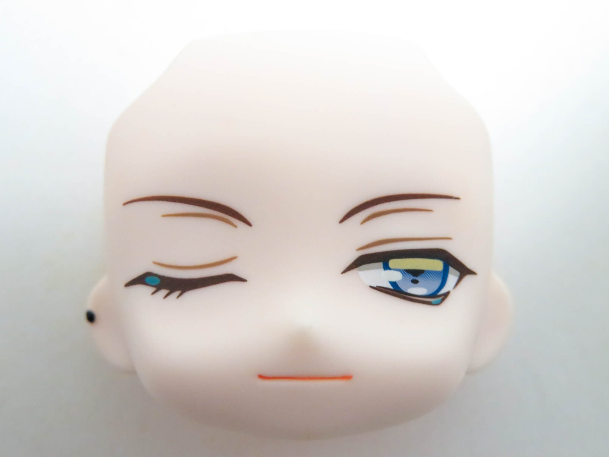 再入荷(A-ランク)【1301】 毒島メイソン理鶯 顔パーツ ウインク顔 ねんどろいど