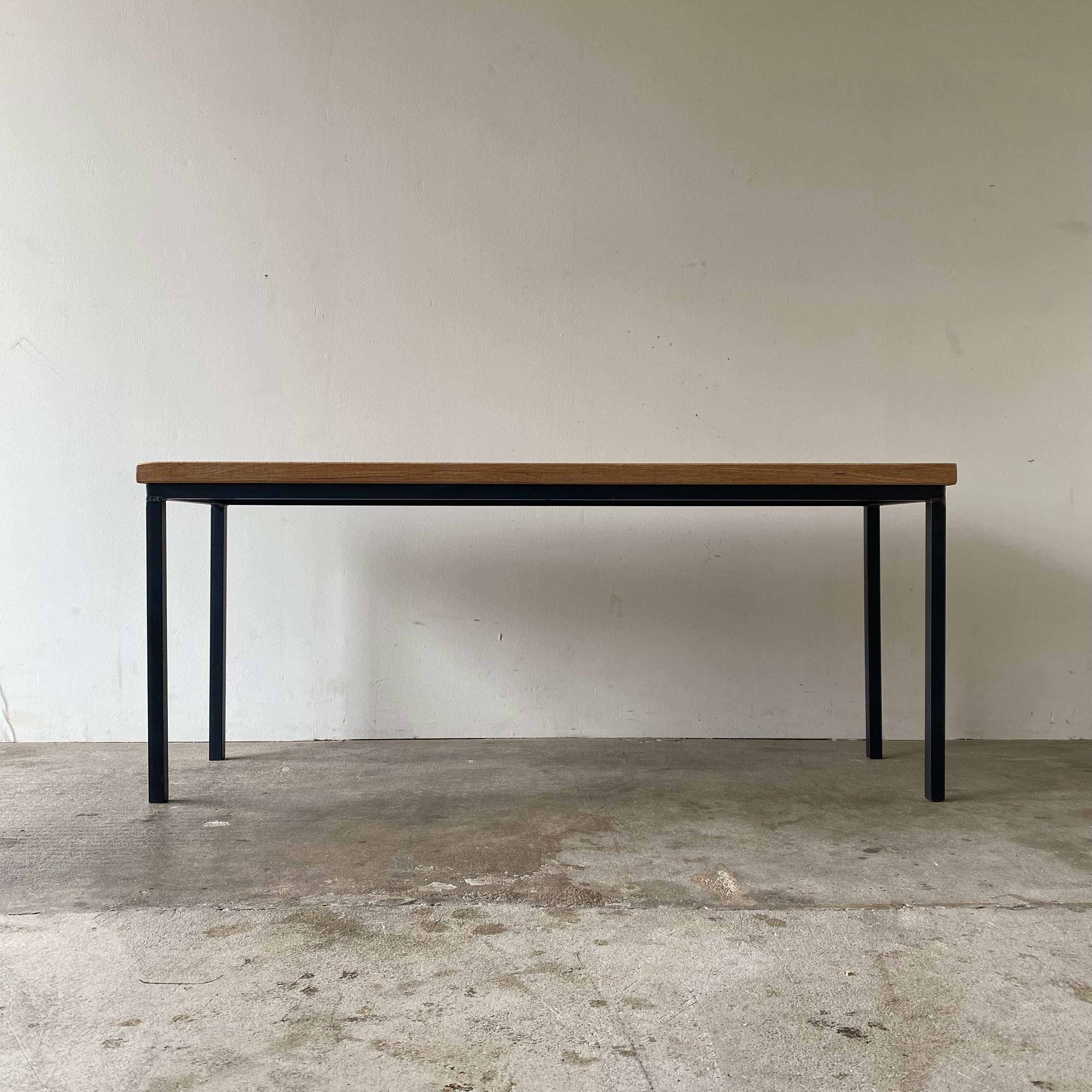 鉄脚のベンチ　0906