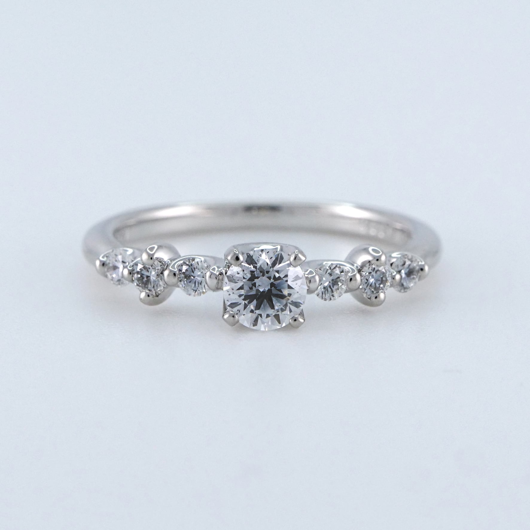 【婚約指輪 / 永久保証】Pt900 天然ダイヤモンド 【中石0.336ct】婚約指輪 プロポーズリング【サイズ直し無料】