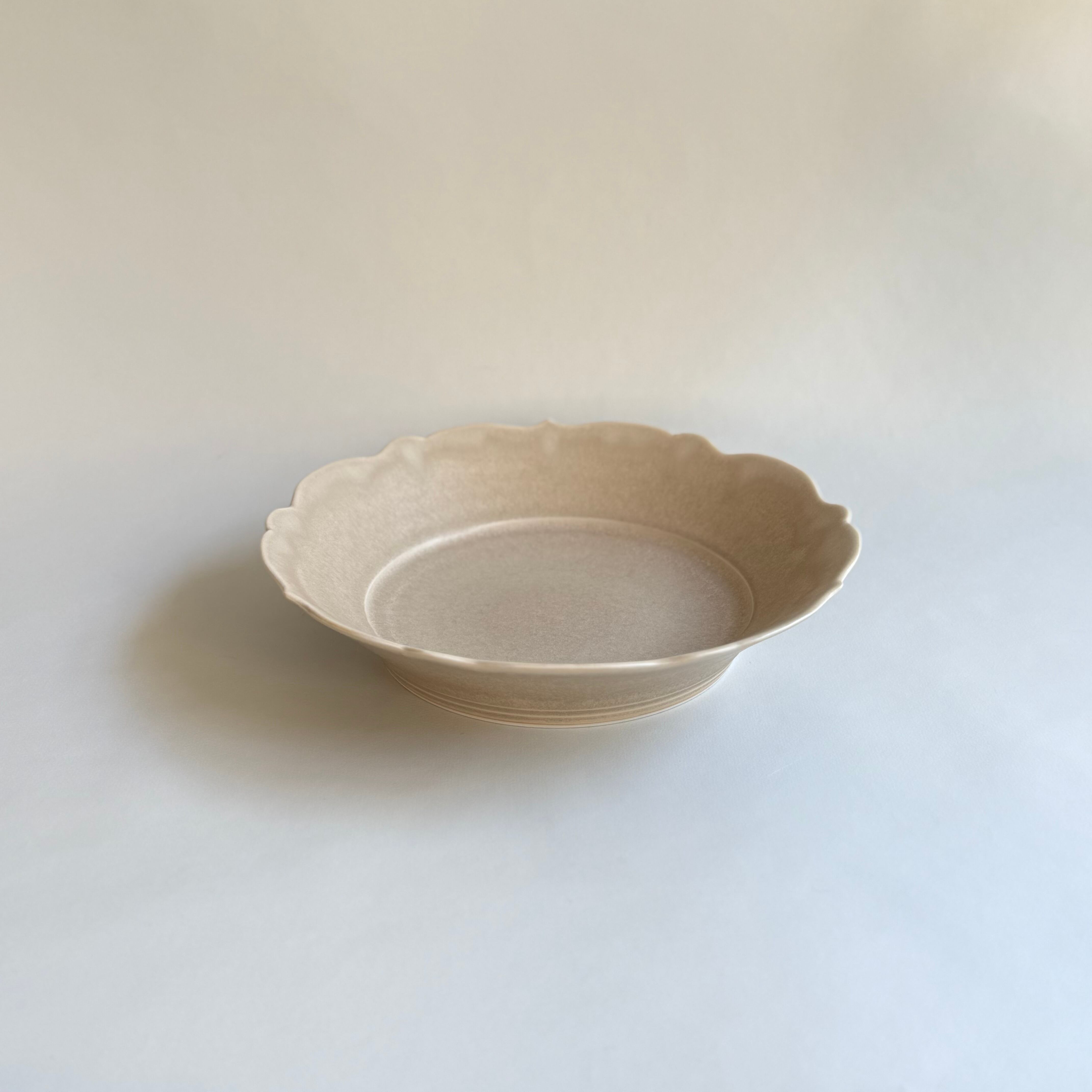 杉原万理江 稜花平鉢 (ピンクベージュ)