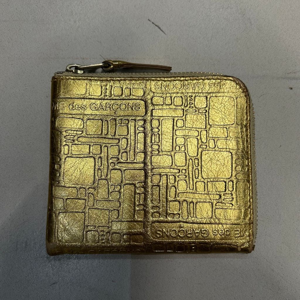 Wallet COMME des GARCONS コムデギャルソン EMBOSSED LOGOTYPE FULL