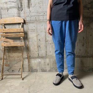 HYKE【ハイク】 DENIM TAPERED PANTS (13248 Col /USED WASH BLUE).